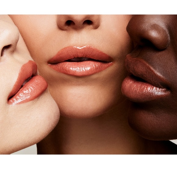 TOM FORD : Gloss Luxe Lip Gloss.    Colour : 20 Phantôme - deep warm brown - Picture 3 of 4